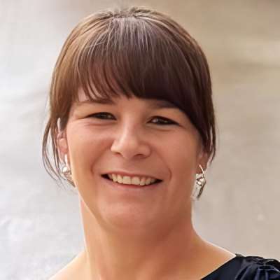 Schaar, Stephanie